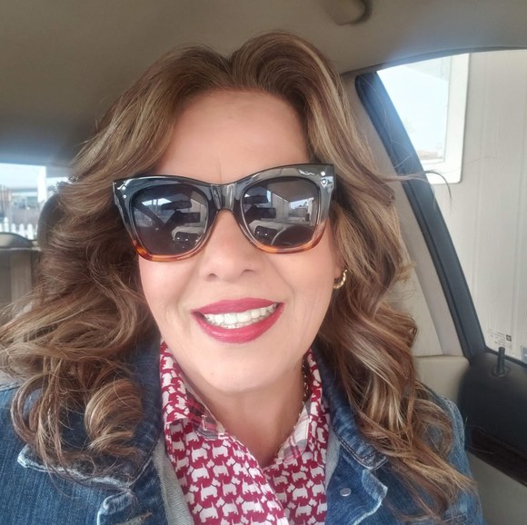 Profile Picture of Enriqueta Rodrigues (@07151958) on Poshmark