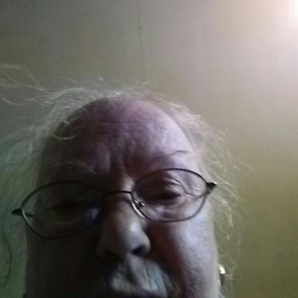 Profile Picture of Deanna Clapsadle (@deannaclapsadle) on Poshmark