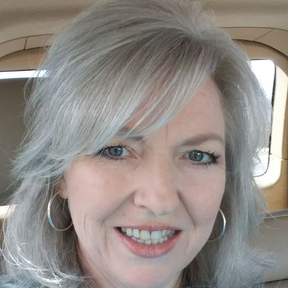 Profile Picture of Lisa Duckworth (@mommyduck) on Poshmark