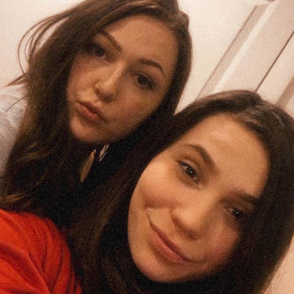 Profile Picture of Amaya Inigo (@amayaa808) on Poshmark