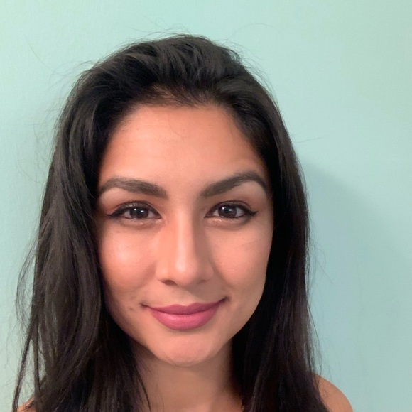 Profile Picture of Marlene Madrigal (@shopper83199) on Poshmark