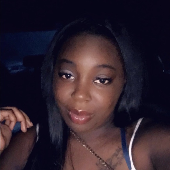 Profile Picture of Jonnita Carson (@jonnita939) on Poshmark