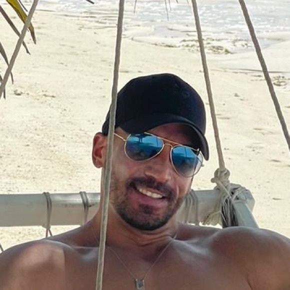 Profile Picture of Athanassios Haralambopoulos (@thanasi630) on Poshmark