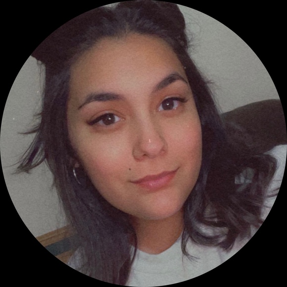 Profile Picture of Melody Overturf (@melodyoverturf) on Poshmark