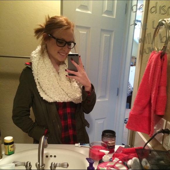 Profile Picture of Ariel Lester (@ariellester) on Poshmark