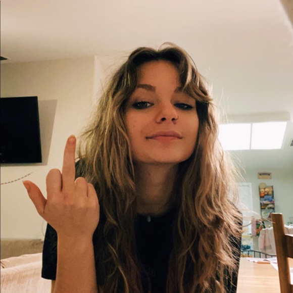 Profile Picture of Kiley Sharp (@kileysharp) on Poshmark