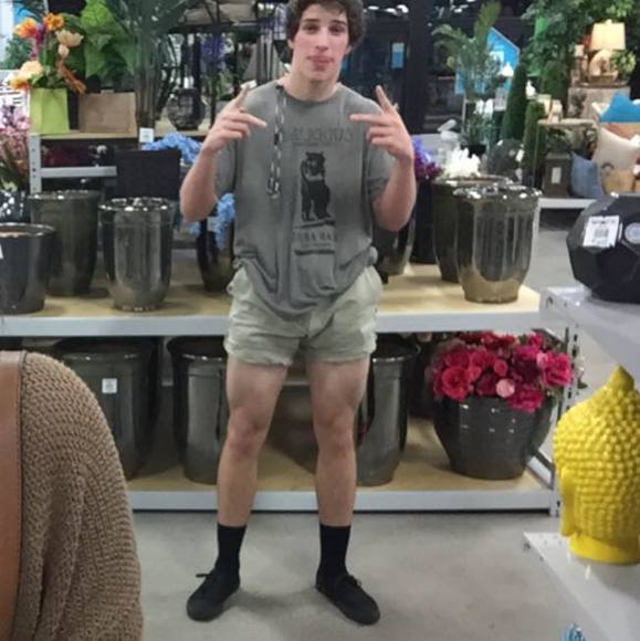 Profile Picture of Aaron Burton (@aaronburton245) on Poshmark