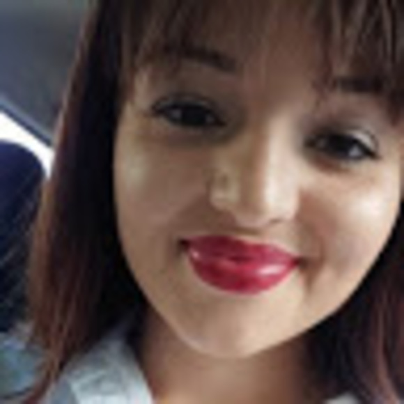 Profile Picture of Alyssa Archuleta (@archuleta1025) on Poshmark