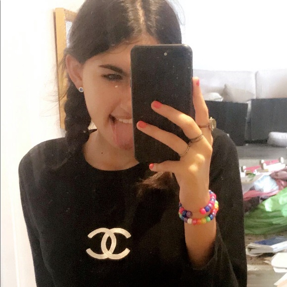 Profile Picture of Ella Yousefzadeh (@eyousefzadeh) on Poshmark