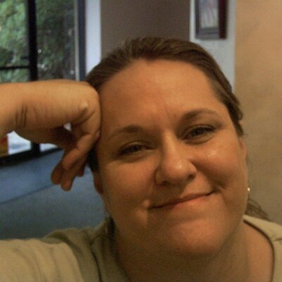 Profile Photo of Paula Clark (@artsypclark) on Twitter