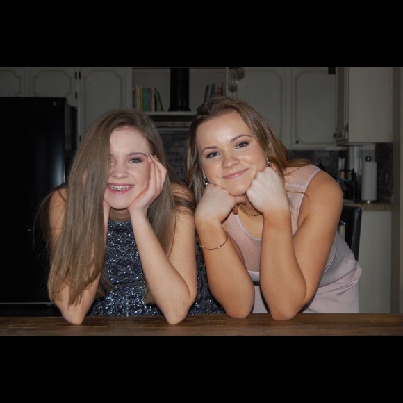 Profile Picture of Deirdre Poague (@deirdrepoague) on Poshmark