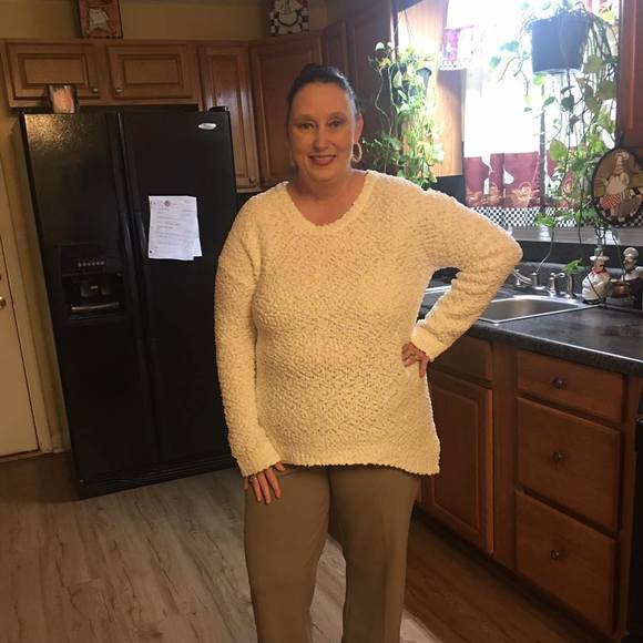 Profile Picture of Apryl Bundrick (@aprylmalcolm) on Poshmark