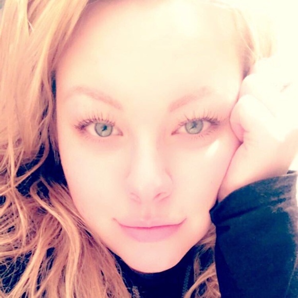Profile Picture of Shelby Pearson (@shelbyleapea) on Poshmark