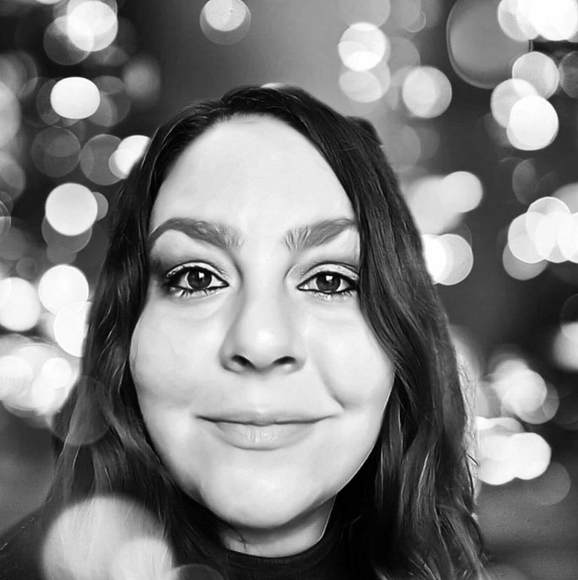 Profile Picture of Samantha Magaha (@smagaha) on Poshmark