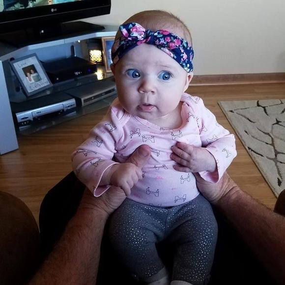 Shelly Bartholomew - Poshmark Profile Picture of Shelly Bartholomew (@shellraebart) on Poshmark