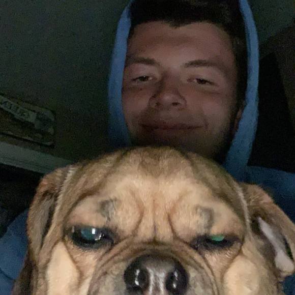 Profile Picture of Tyler Schmit (@t_schmit) on Poshmark