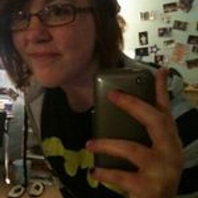 Profile Picture of Violet Farmeron Twitter