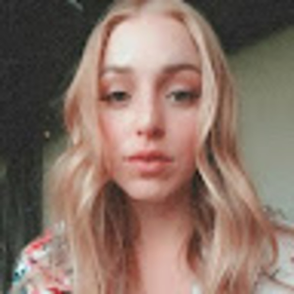 Darrien Cavins - Poshmark Profile Picture of Darrien Cavins (@dareisela96) on Poshmark