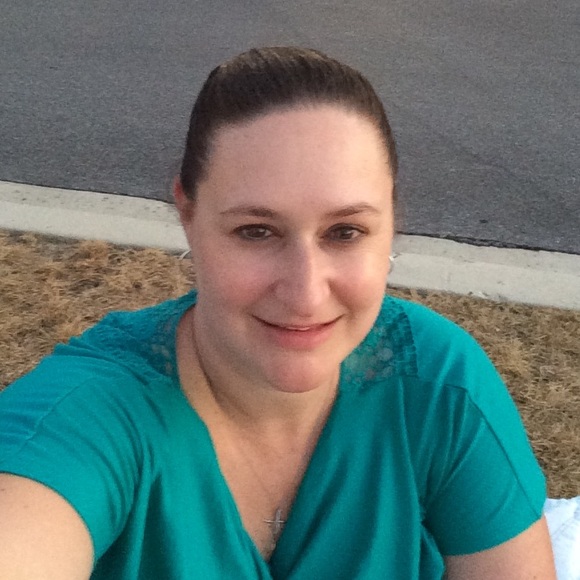 Profile Picture of Deanna Seiler (@tbseiler) on Poshmark