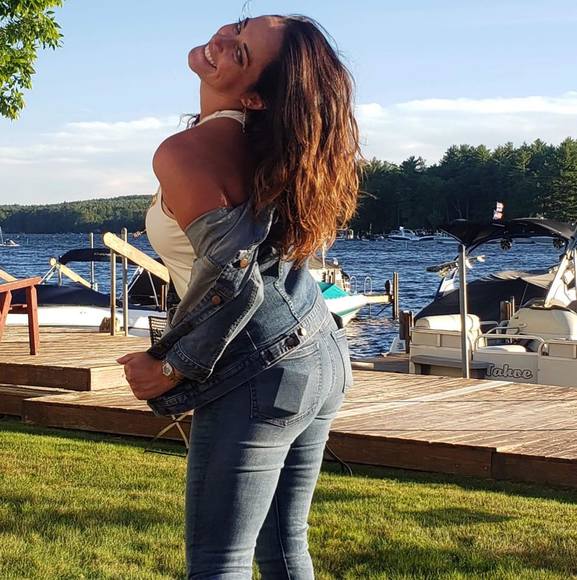 Profile Picture of Angela Additon (@angeadditon) on Poshmark
