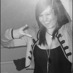 Laura Giuliani - Myspace Profile Picture of Laura Giuliani (@laura81092) on Myspace