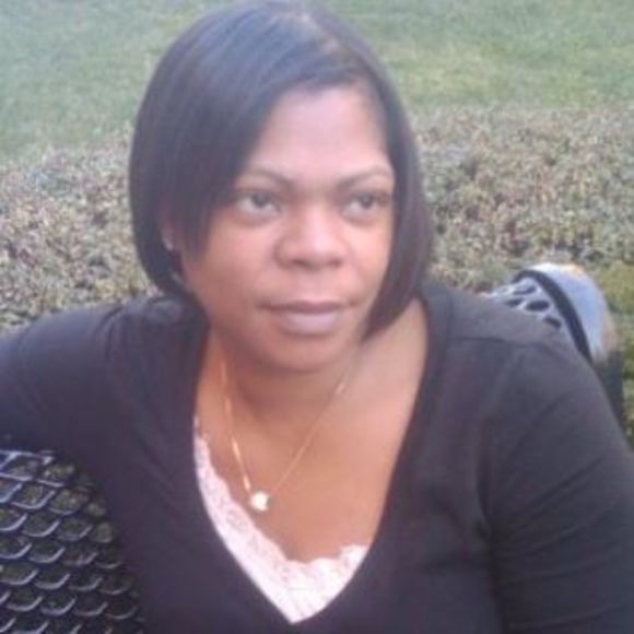 Profile Picture of Rita Hale (@rlfactor) on Poshmark