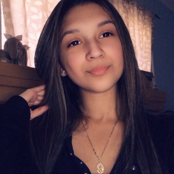 Profile Picture of Luz Mata (@l_patriciamata) on Poshmark