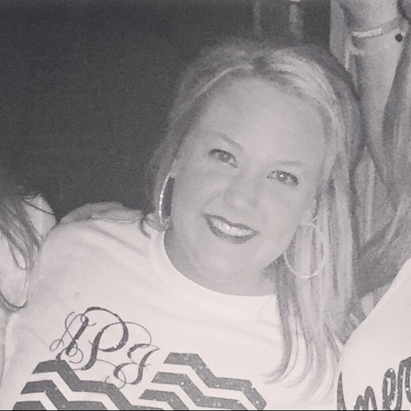 Profile Picture of Amanda Peyton (@amandajack11) on Poshmark