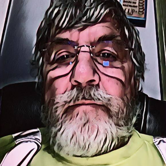 Profile Picture of Paul Sweazey (@paulsweazey) on Poshmark