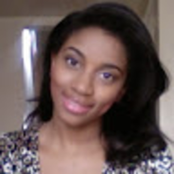 Profile Picture of Amirah Bey (@amirahabey) on Poshmark