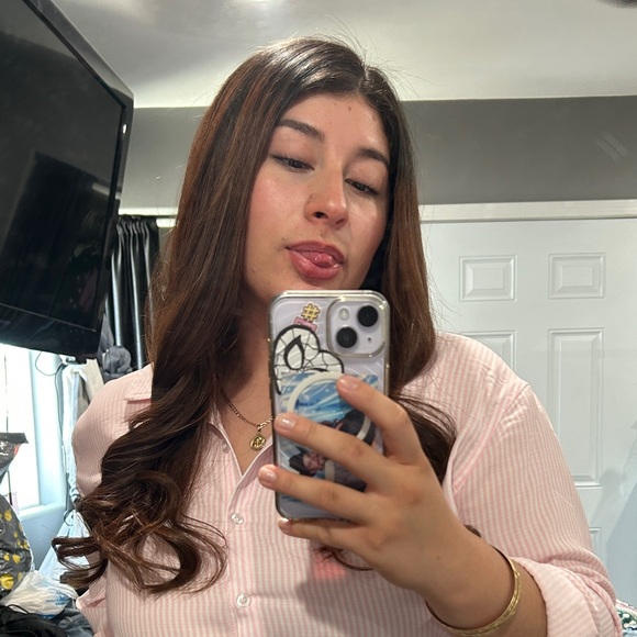 Profile Picture of Fabiola Fabiola (@ffaabiollaa) on Poshmark