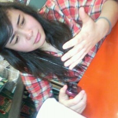 Profile Picture of Claudia Caldera (@clawdeyshia) on Twitter