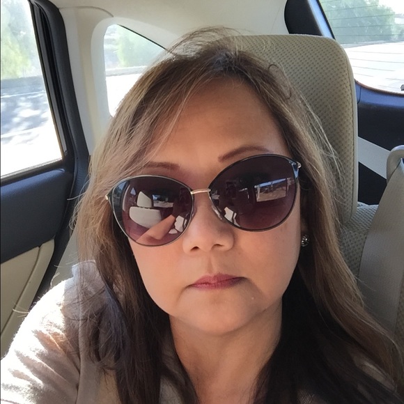 Profile Picture of Cristy Bancod (@cbancod) on Poshmark