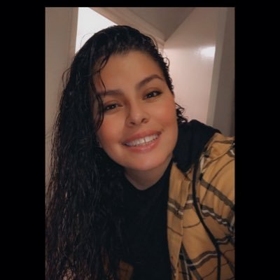 Profile Picture of Monica Parra (@Mo_o17) on Twitter