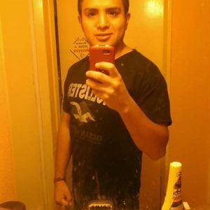 Profile Picture of Alejandro Botello (@sabanabich) on Twitter
