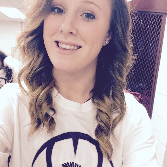 Profile Picture of Savannah Kerr (@savannaahhh_) on Poshmark