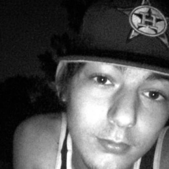 Profile Picture of Skyler Jackson (@skylerjack006) on Poshmark