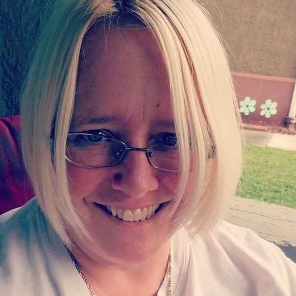 Mary Loudin - Poshmark Profile Picture of Mary Loudin (@maryloudin1972) on Poshmark