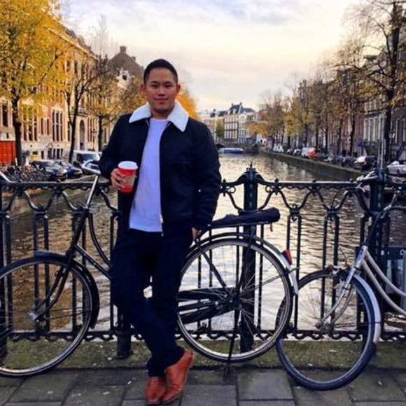 Profile Picture of Sam chia Hsu (@samchiahsu) on Poshmark