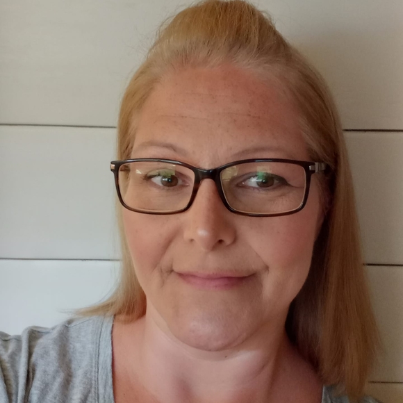 Profile Picture of Lori Decosta marcelino (@lmarcelino4) on Poshmark