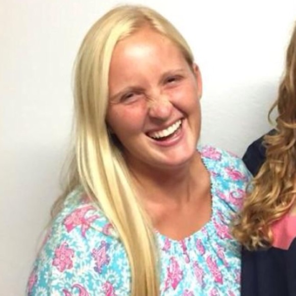 Profile Picture of Camille Bobiak (@cbobiak13) on Poshmark