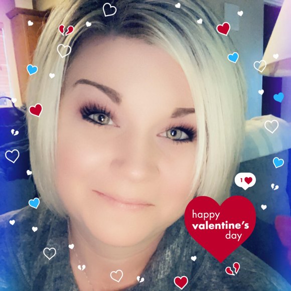 Profile Picture of Derlene O'connor (@luvmepurses) on Poshmark