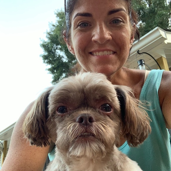 Profile Picture of Beth Boyd (@emmeboyd) on Poshmark