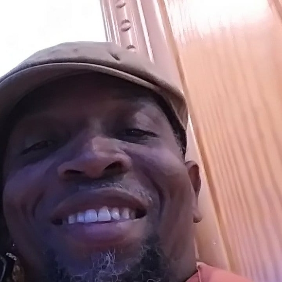 Profile Picture of Bradley Gallman (@bradleygallman) on Poshmark