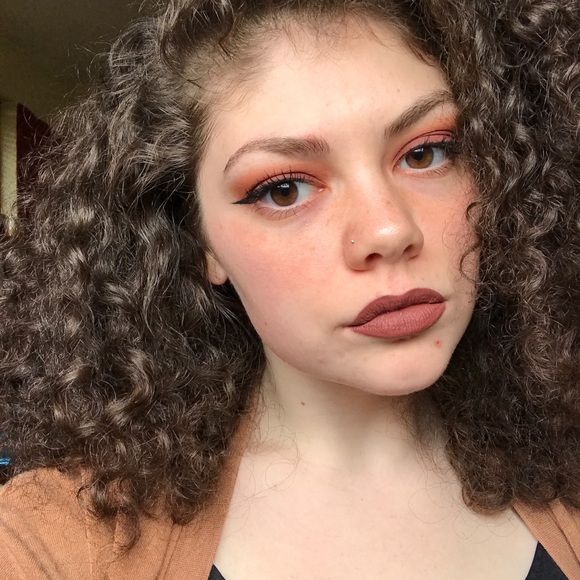 Profile Picture of Alexia Wakefield (@113lexi113) on Poshmark
