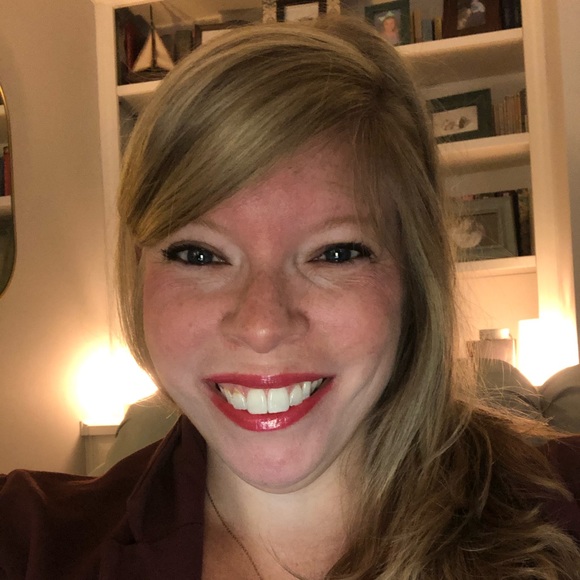 Profile Picture of Baylee Shipes (@bayleeshipes) on Poshmark