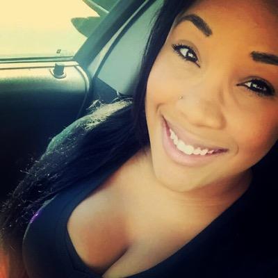 Profile Picture of Arella  Andrew (@ayeerells) on Twitter
