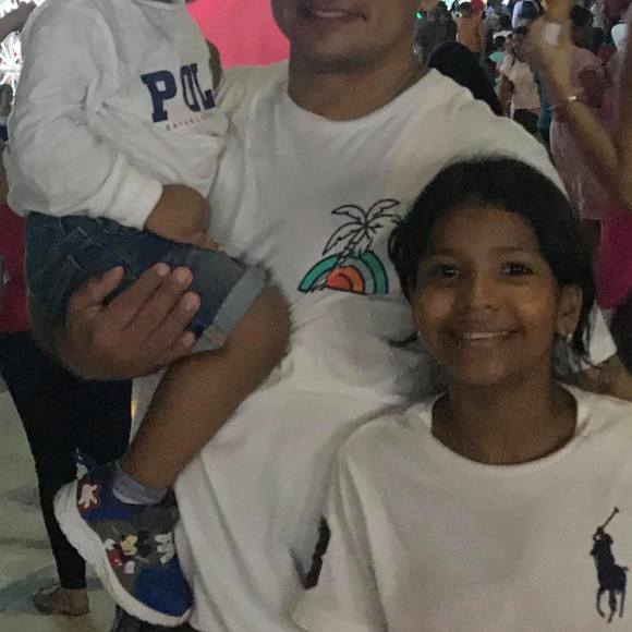 Profile Picture of Roberto Vides (@rocavisi389) on Poshmark