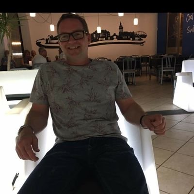 Profile Picture of Paul Temple (@OvenReadyMyArse) on Twitter