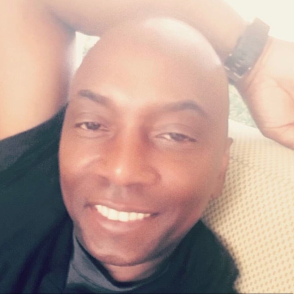 Profile Picture of Christopher Bentley (@cgbentley23) on Poshmark